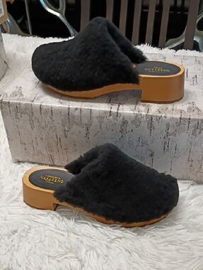 New Swedish Hasbeens Black Faux Shearling Clog Mules with Wooden-Look Sole EU 36
